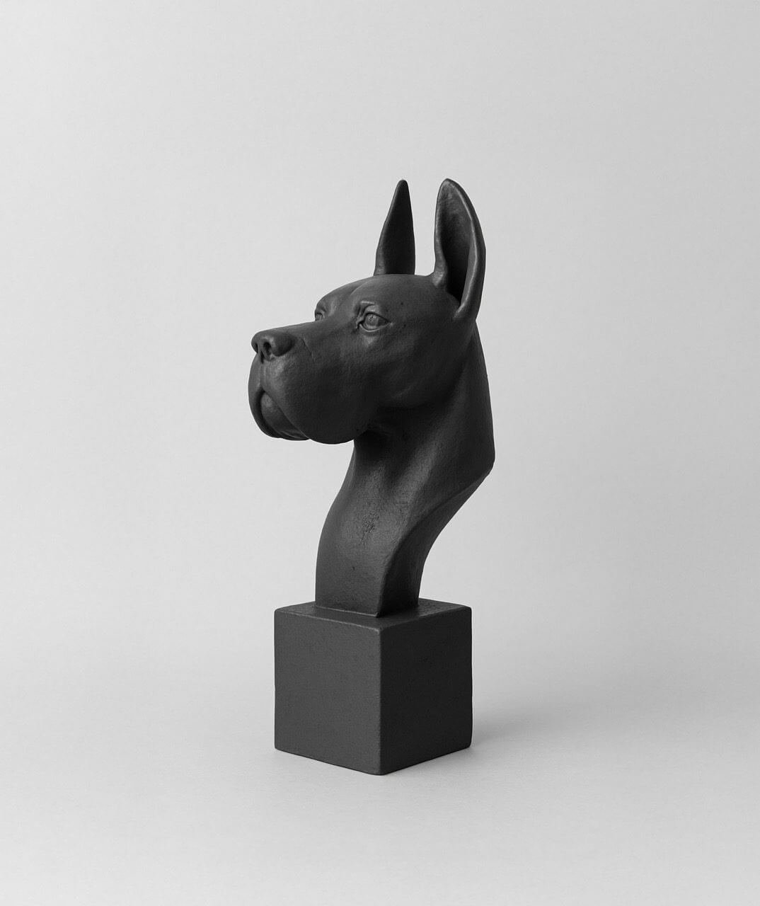 Büyük Köpek Danua Siyah Dev Danua Köpek heykeli – el boyaması dekoratif obje, asil köpek figürü, modern iç mekan heykeli